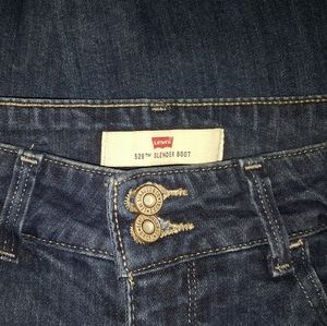 Levi's Women's 526 Slim Boot Cut Size 8